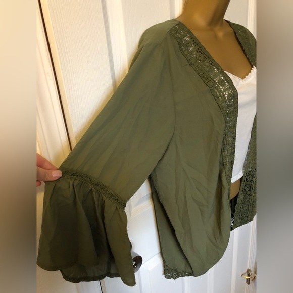 Lot 3 Cardigans & 1 Crop Top - Picture 8 of 16